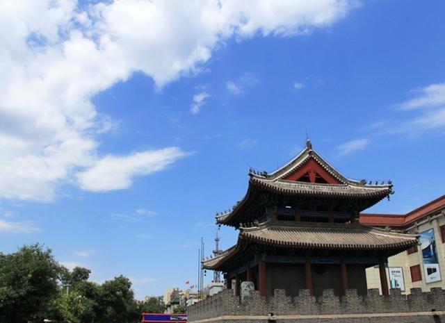 美丽中国:保定钟楼,明代重建之宣德楼挂金代大钟(图)