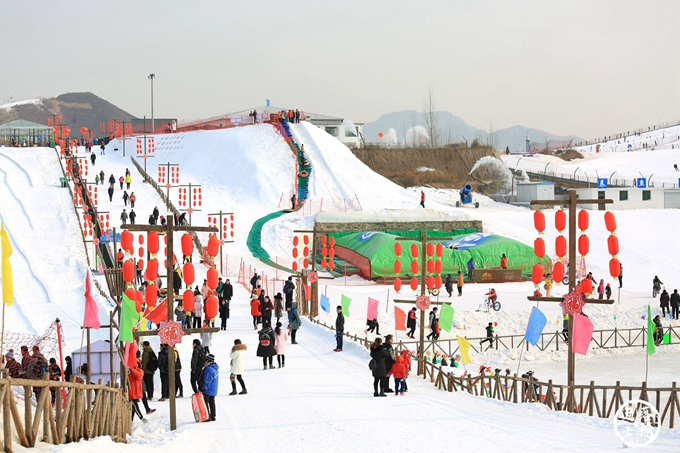 狼牙山冰雪季，俄罗斯美女赛场展风采